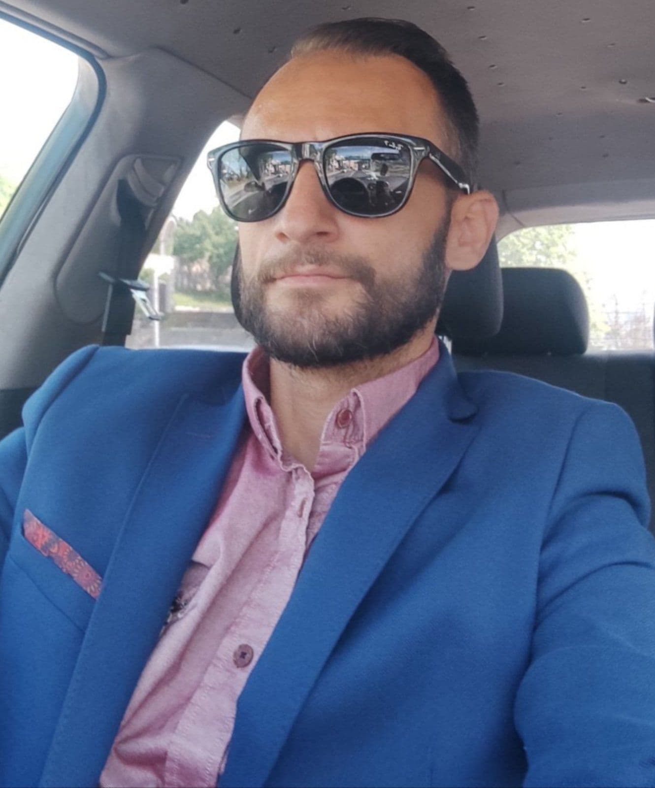 Elvis Kaljanac - profesionalni majstor za Kućni majstor, Vodoinstalaterne usluge, Električarske usluge, Montaža TV-a, Sitne kućne popravke, Ugradnja roletni i žaluzina